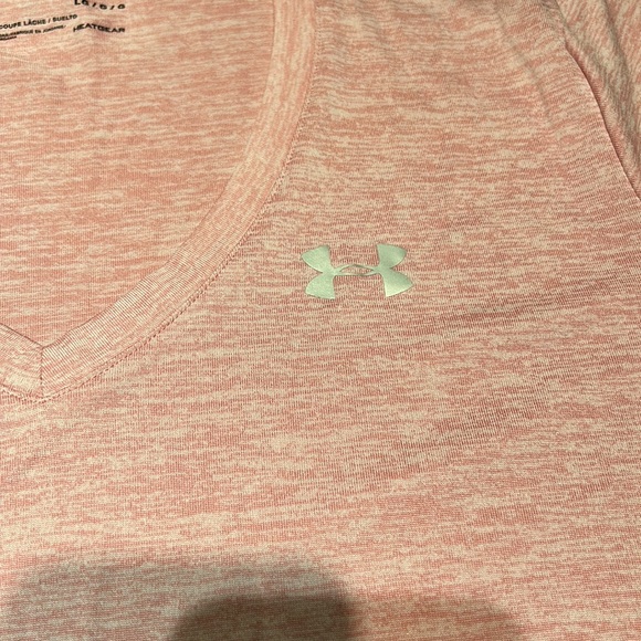 UA women shirt - Picture 3 of 3